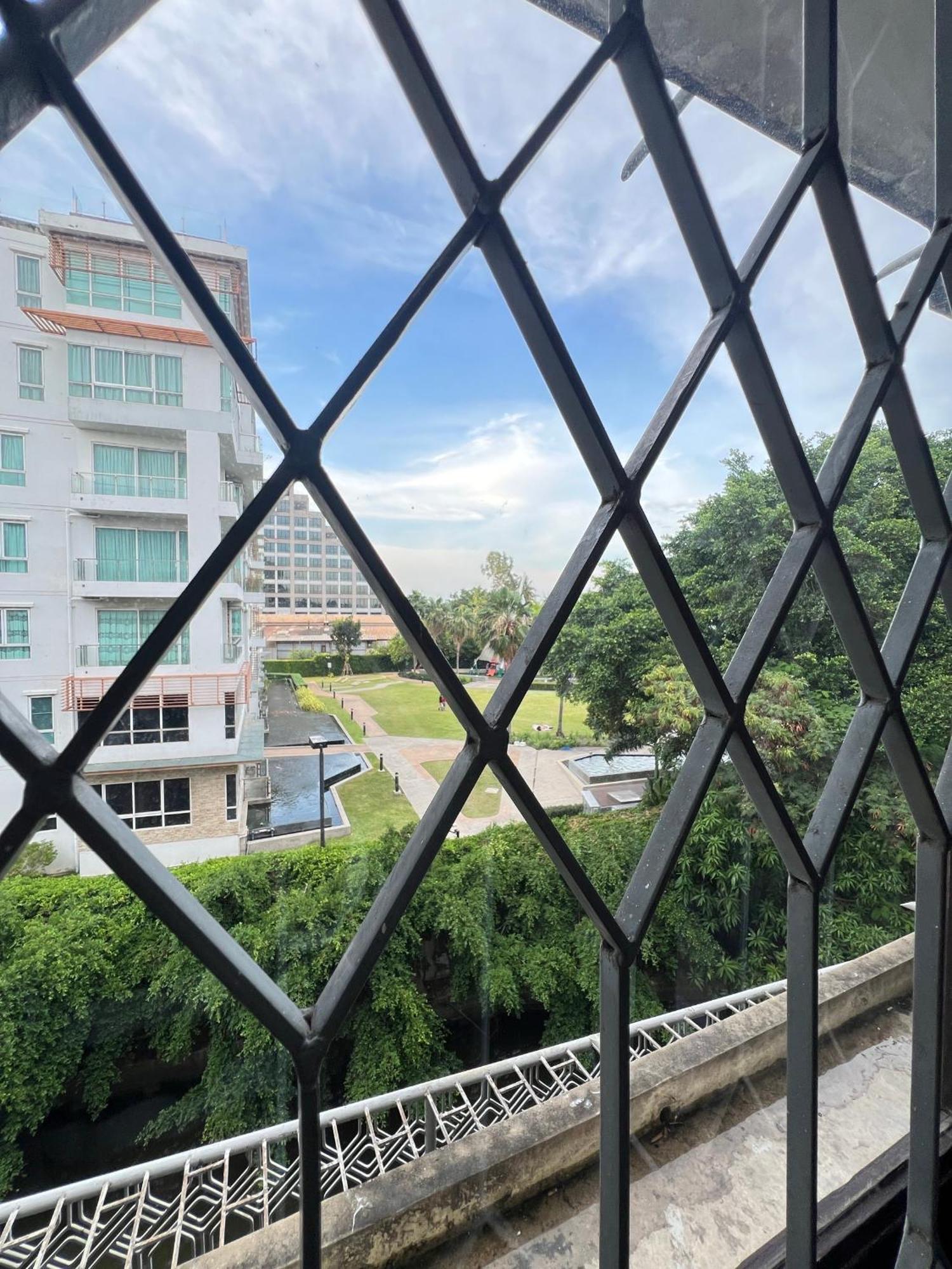 Guest house The Cage Bangkok